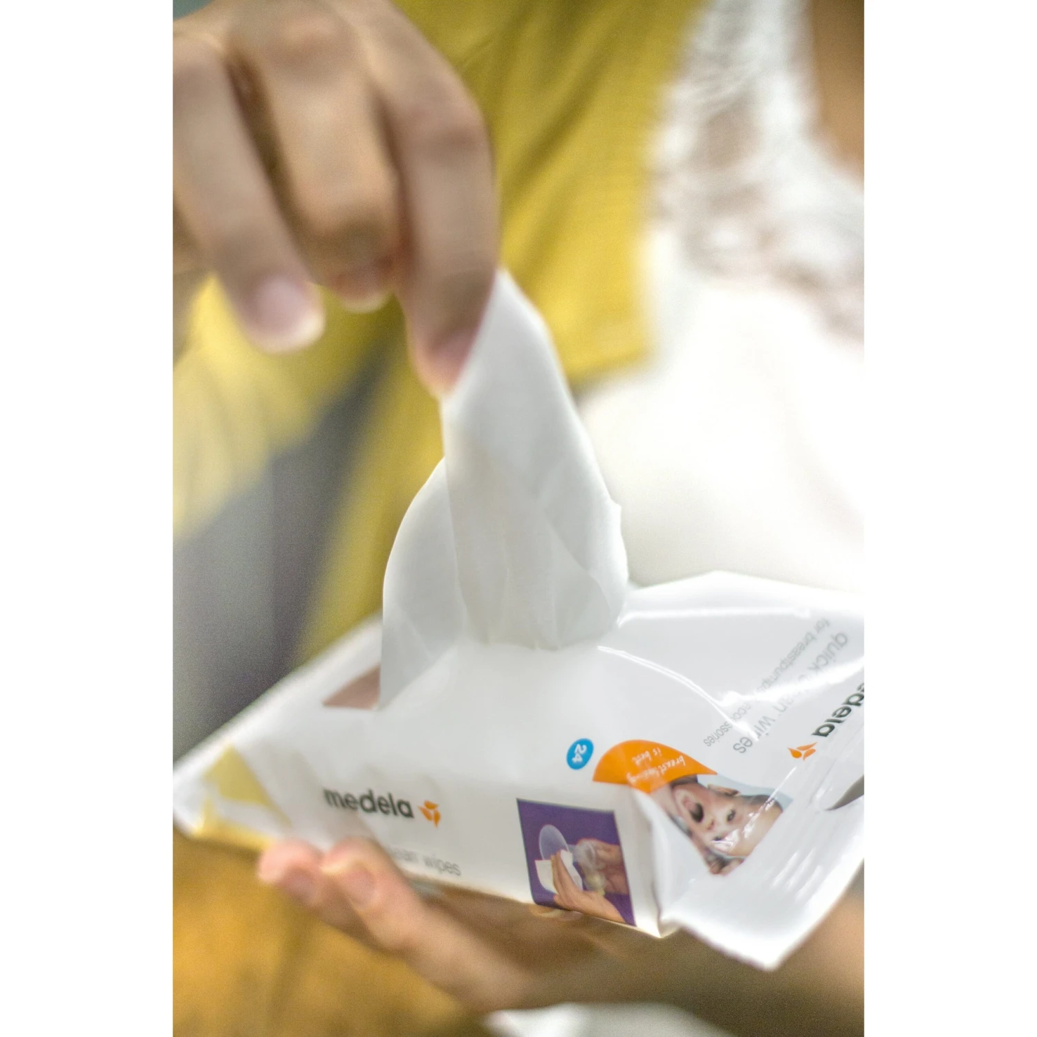 Medela Quick Clean Wipes 30pk - Image 2