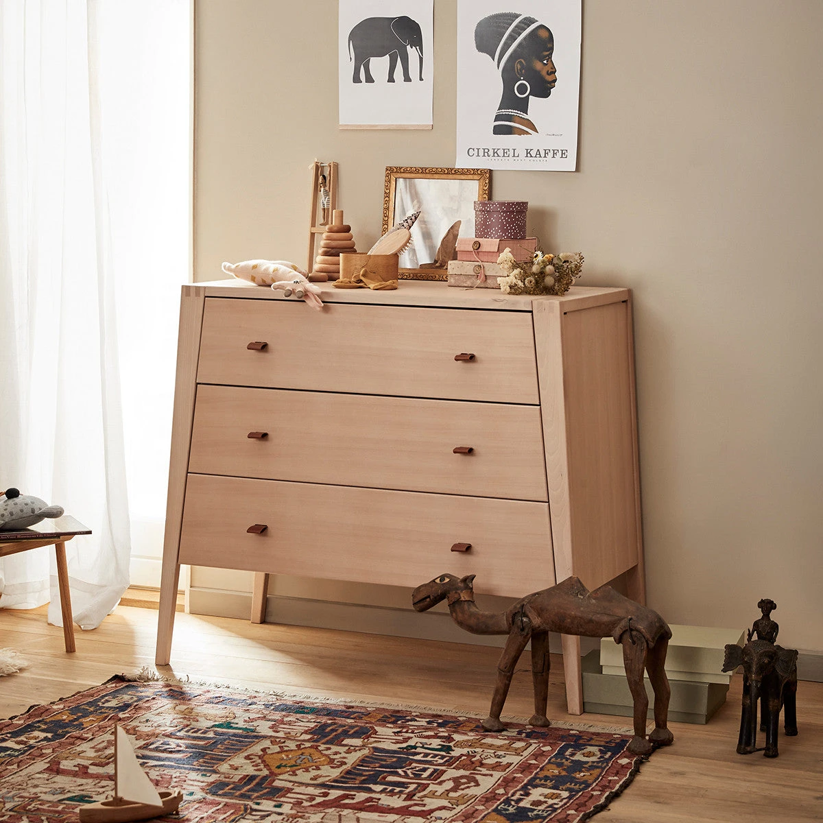 Linea 3 Drawer Dresser - Image 5