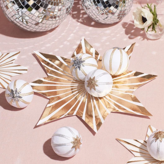 Meri-Meri Gold Stripe Star Plates - Image 4